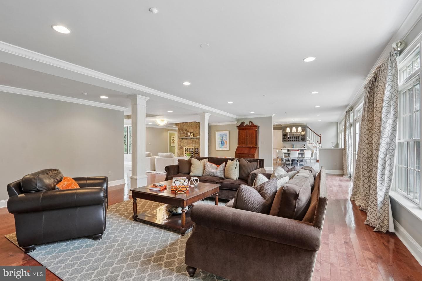 209 E Welsh Road photo 10