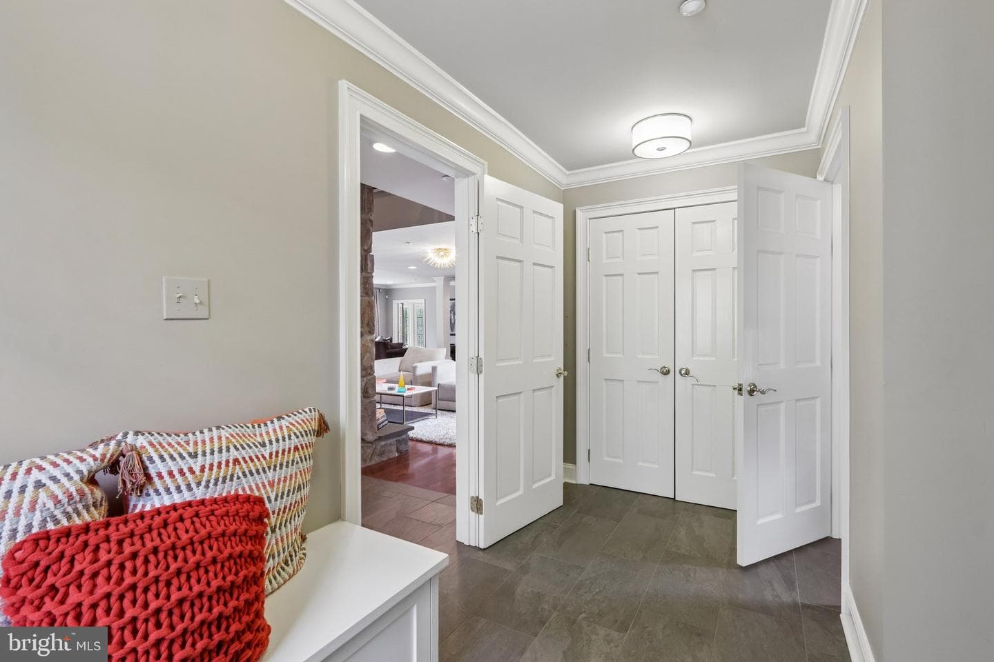 209 E Welsh Road photo 27