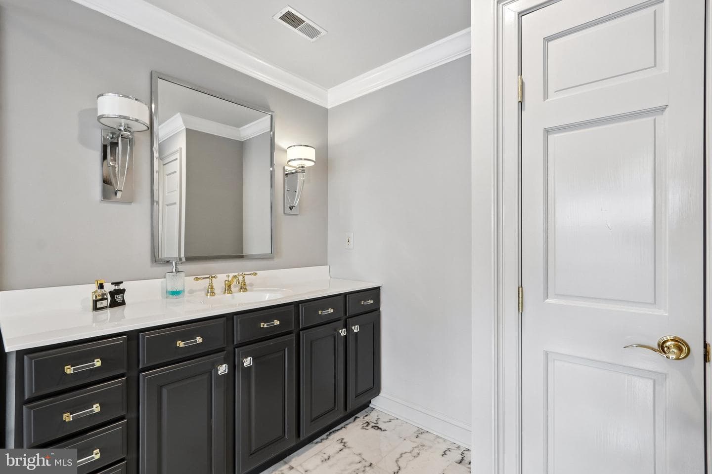 209 E Welsh Road photo 41
