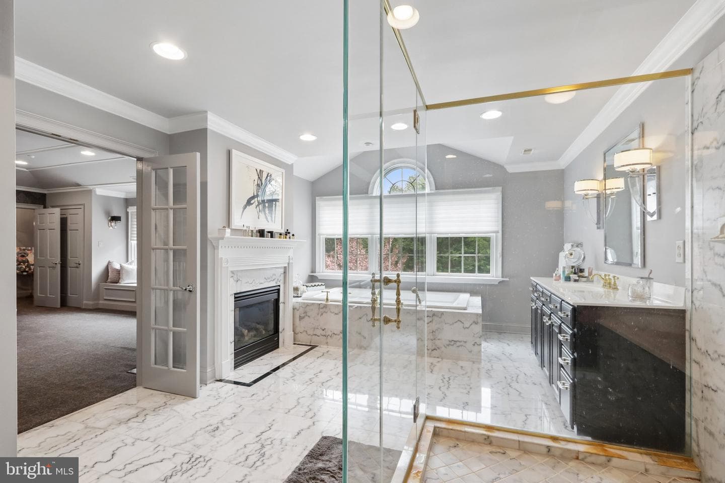 209 E Welsh Road photo 42