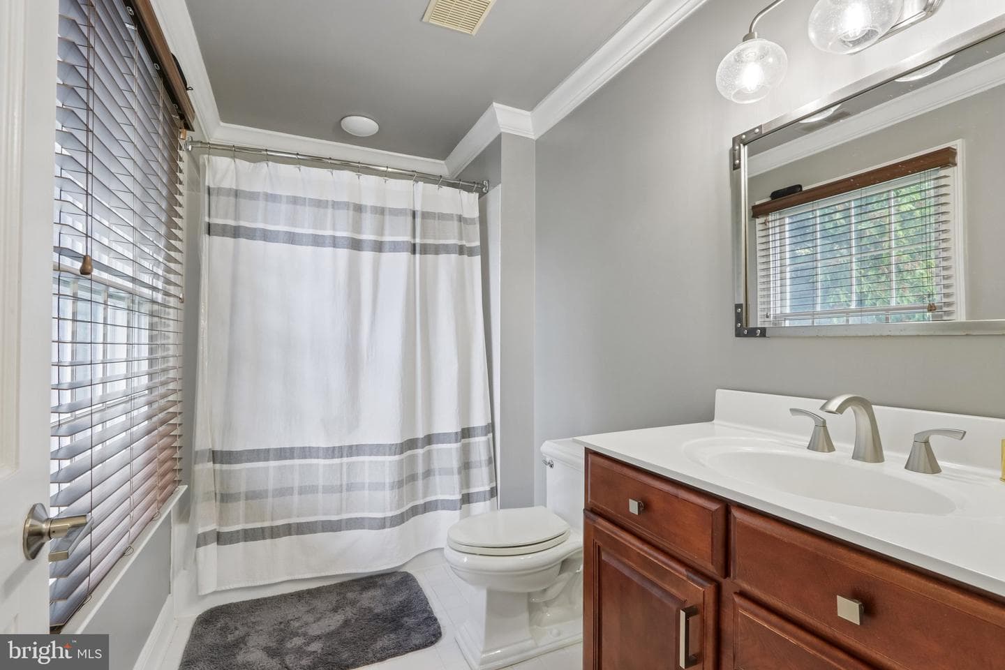 209 E Welsh Road photo 50