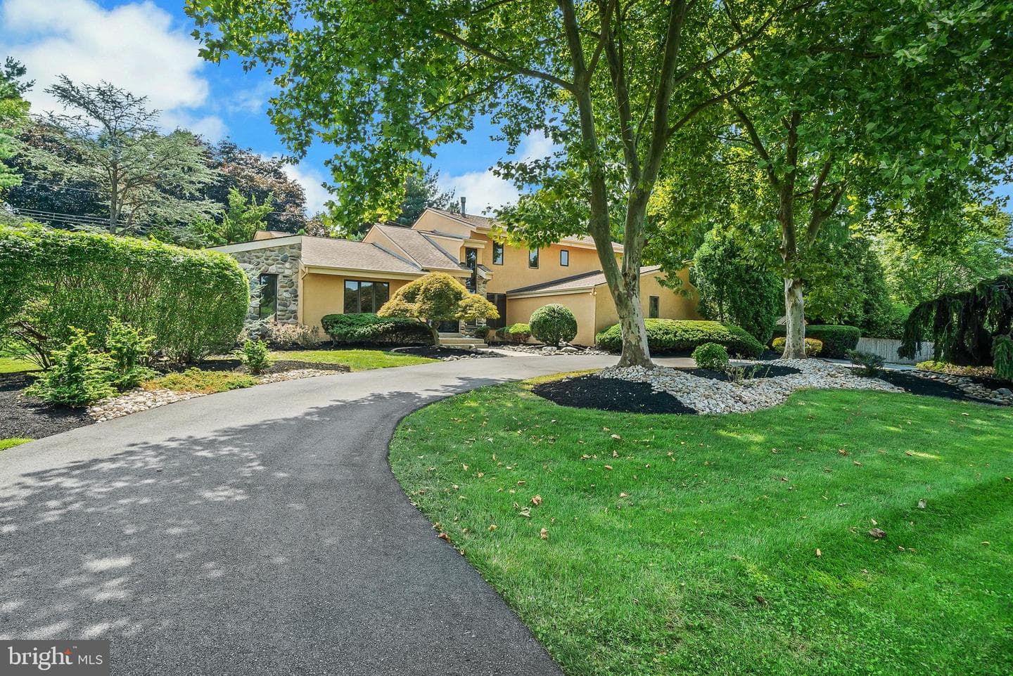 468 Long Lane photo 3