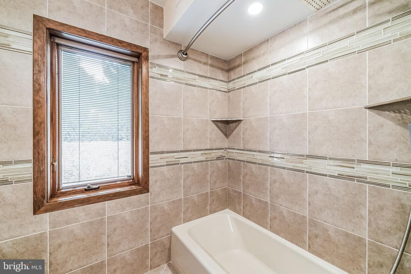 468 Long Lane photo 42