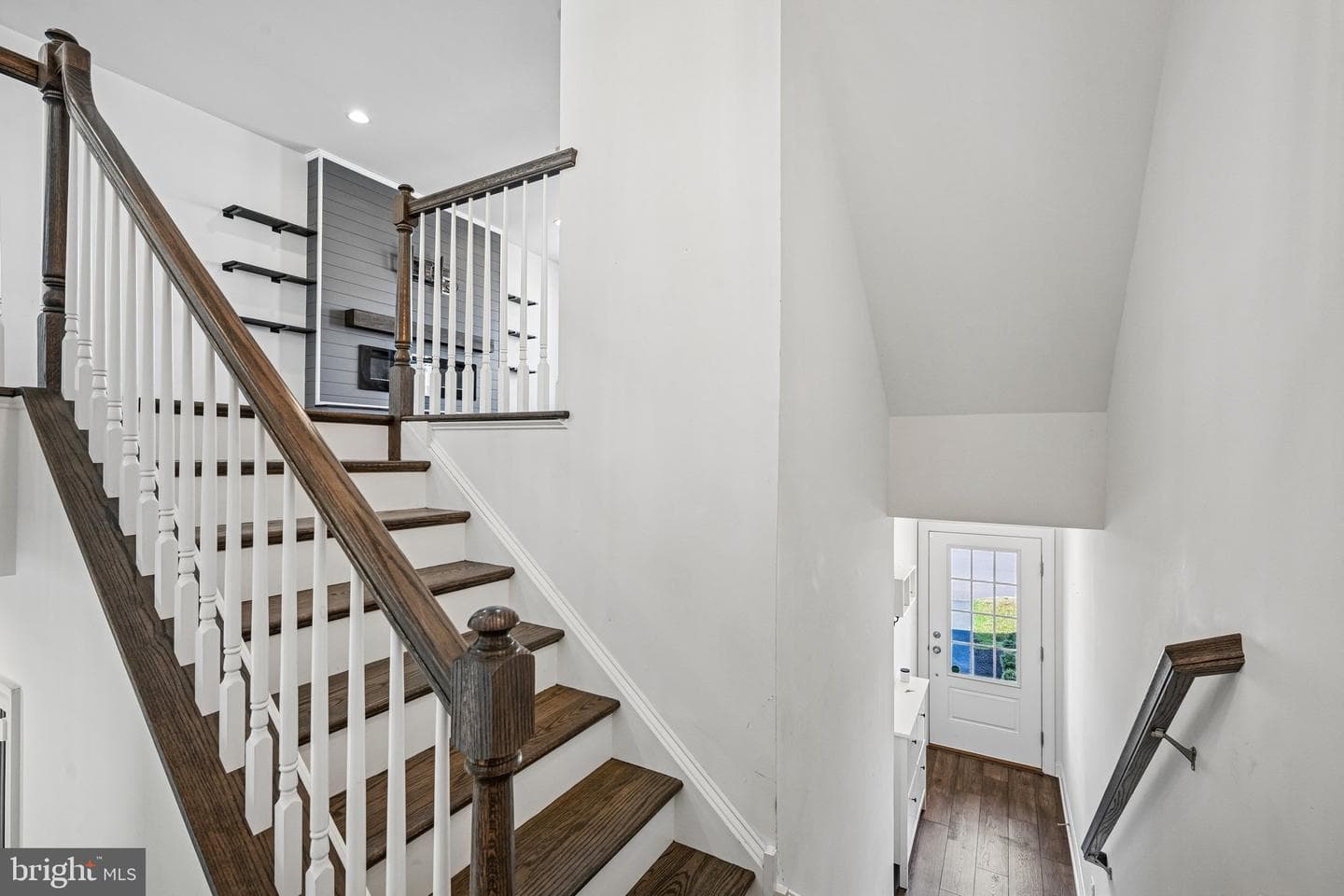154 Larrabee Way photo 7
