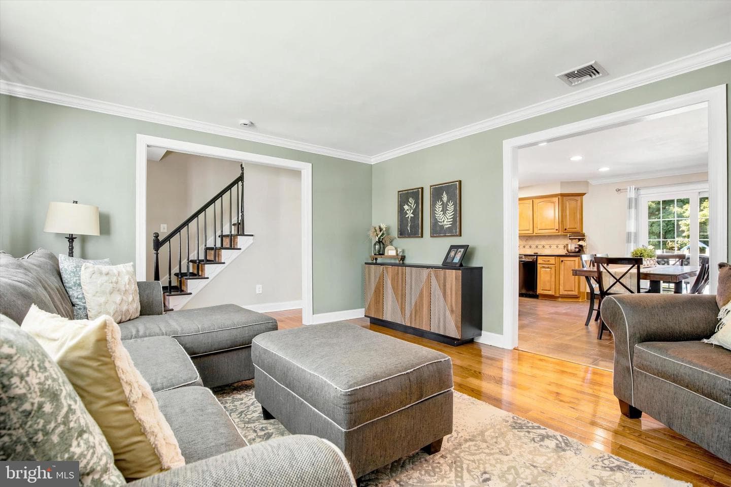 1013 Bunting Road photo 4