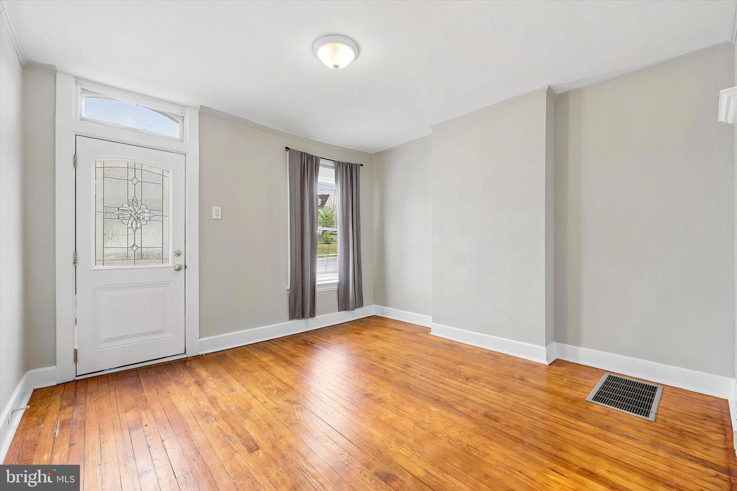 627 Spring Mill Avenue photo 3