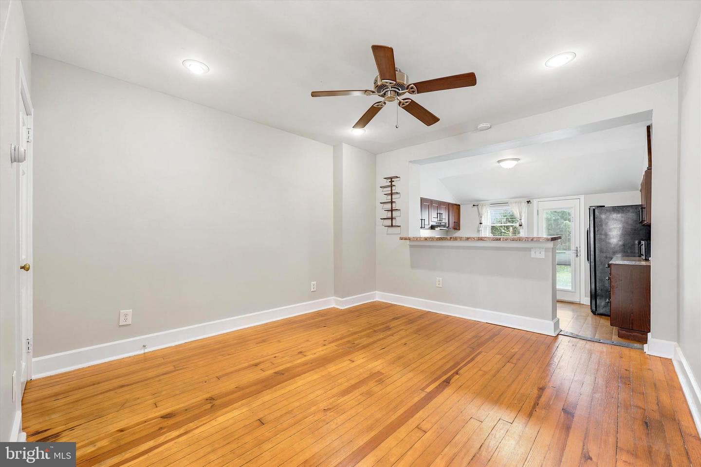 627 Spring Mill Avenue photo 8