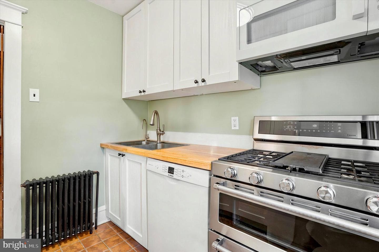 703 E Walnut Street photo 11