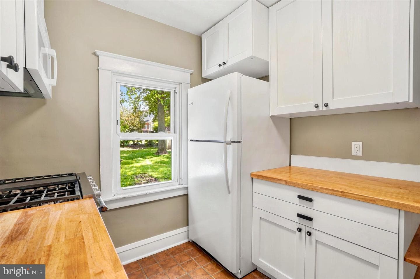703 E Walnut Street photo 12