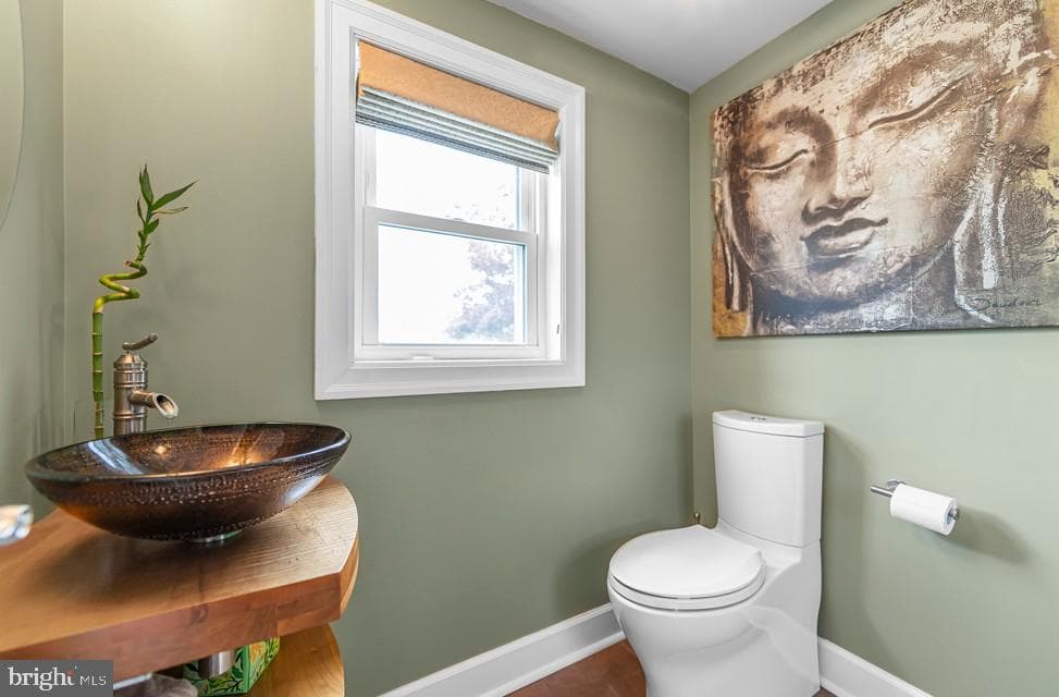 728 Caley Road photo 15