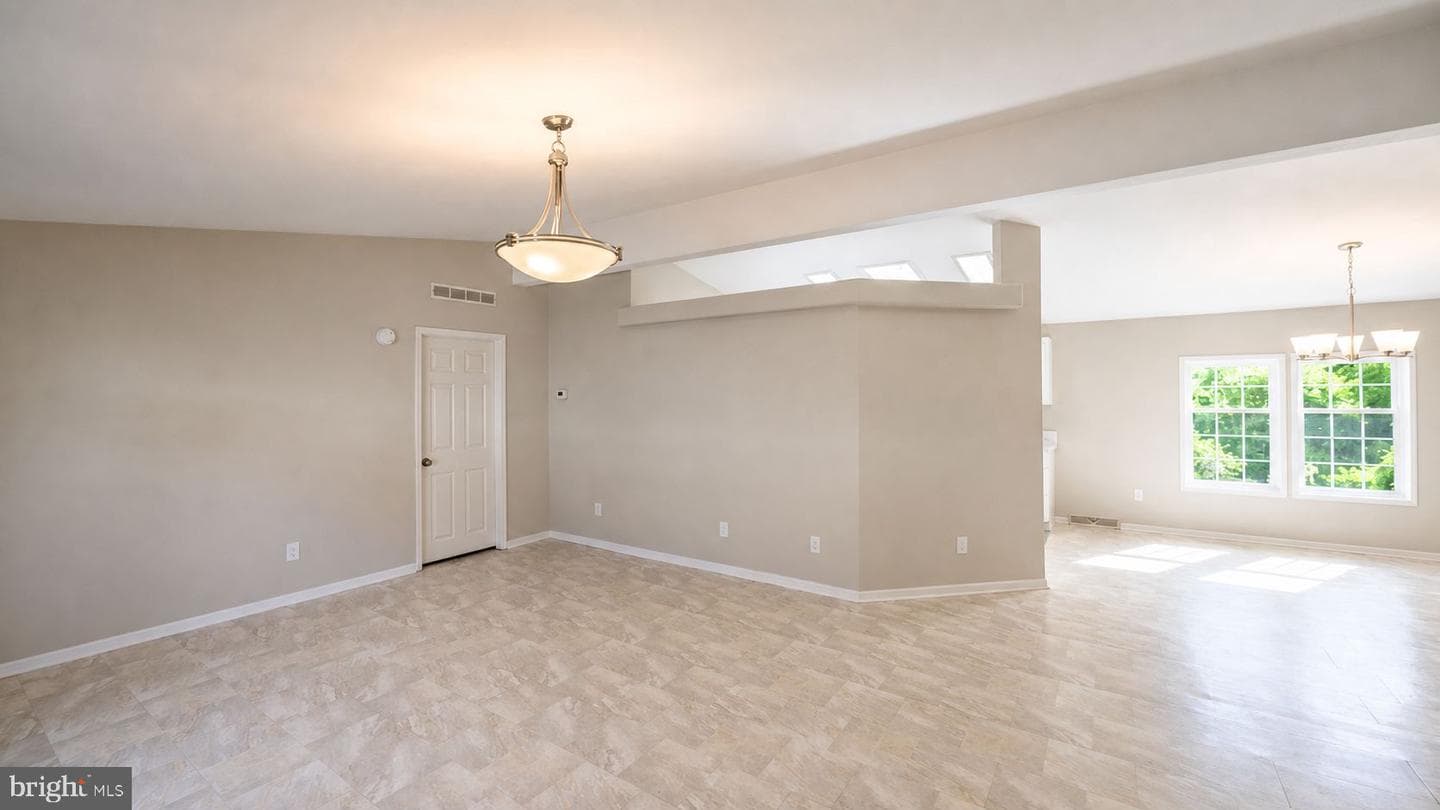 201 Village Way photo 15