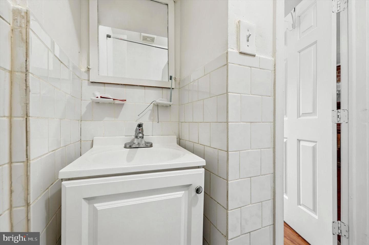 625 Coates Ln photo 12