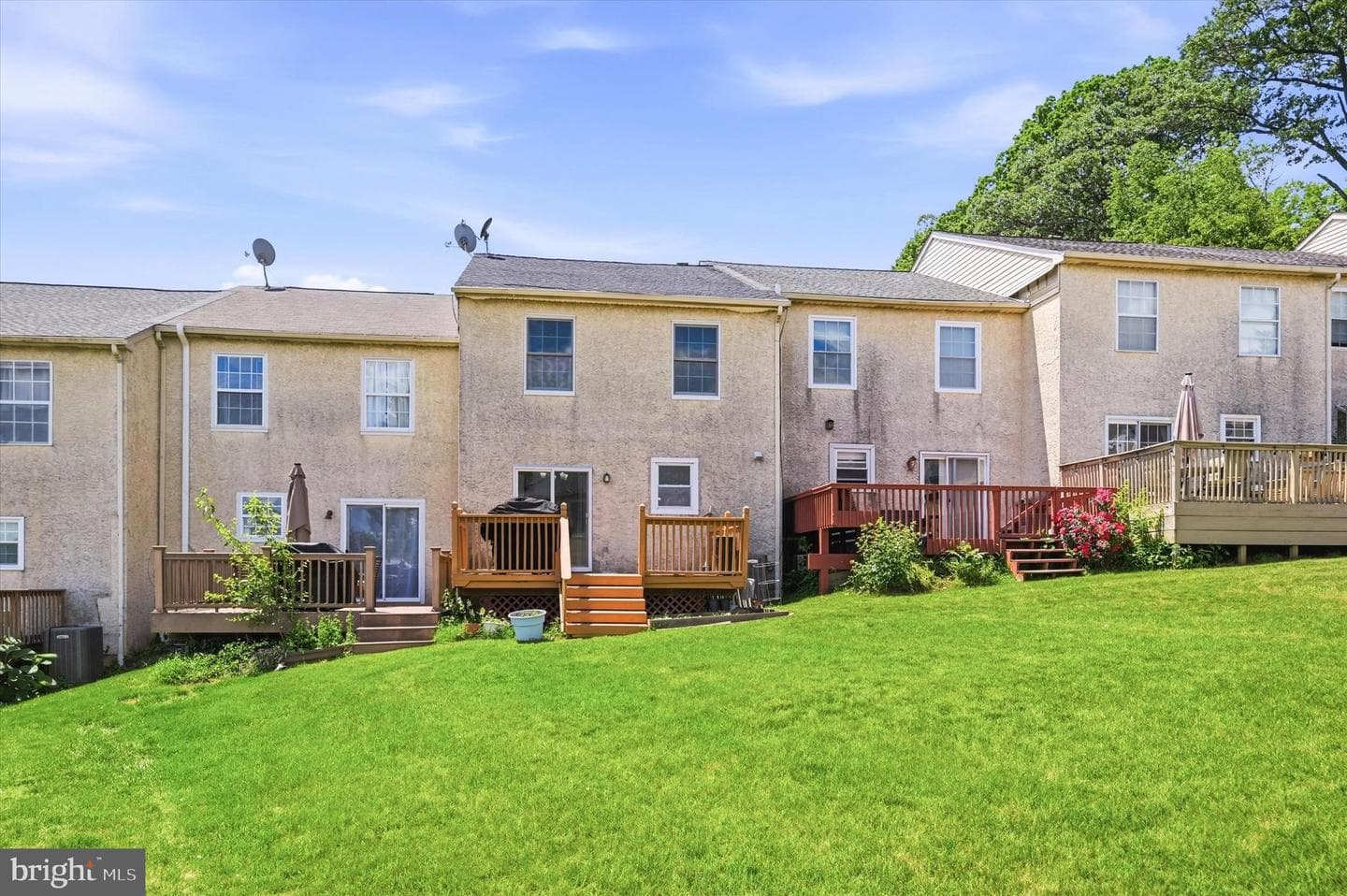 625 Coates Ln photo 24