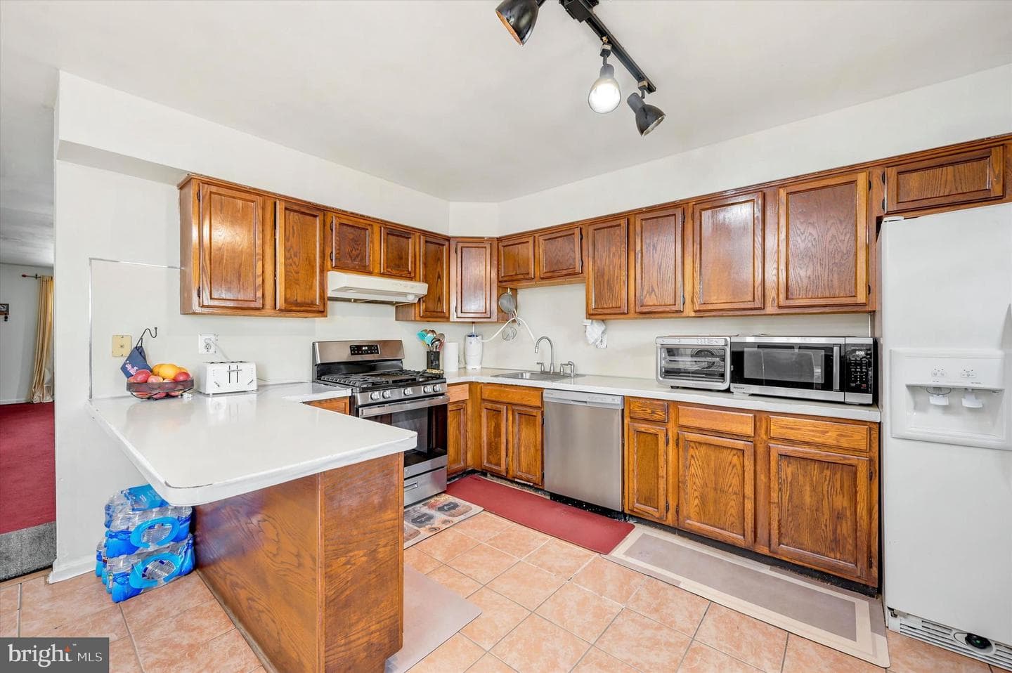 625 Coates Ln photo 4