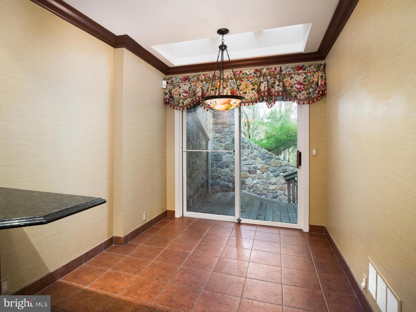 1270 Round Hill Road photo 16