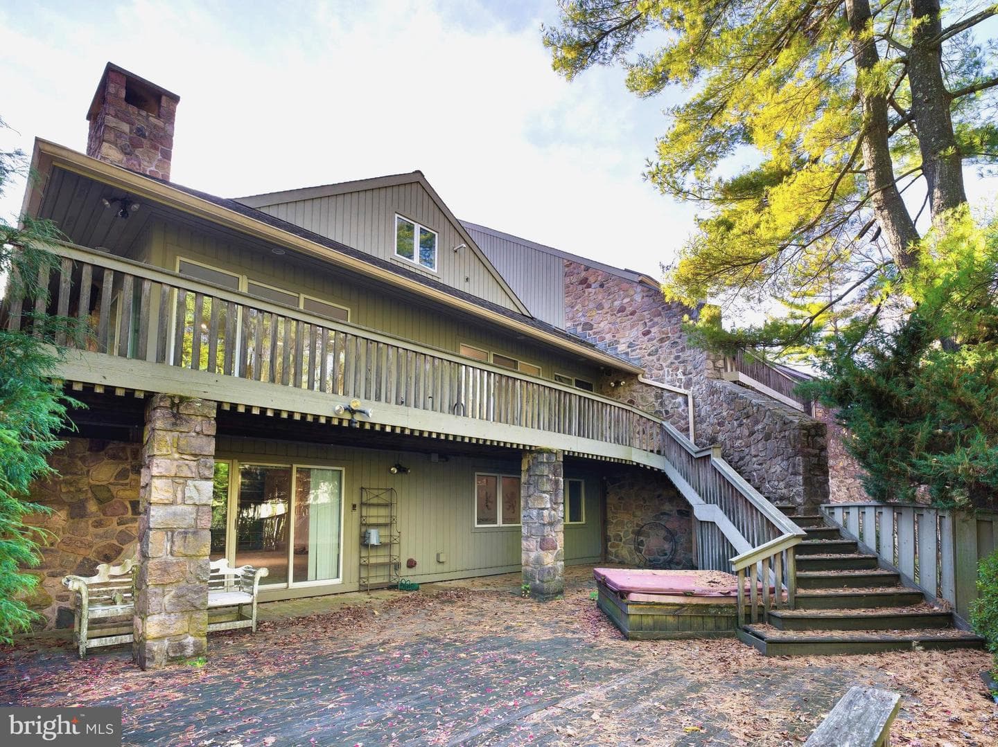 1270 Round Hill Road photo 38
