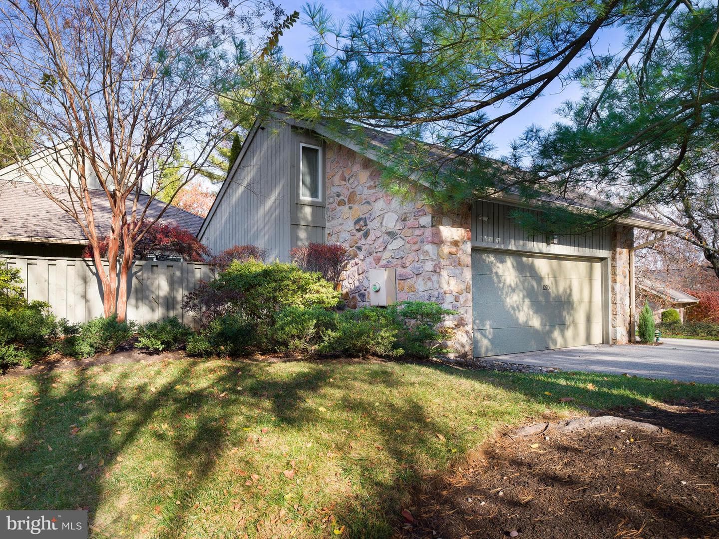 1270 Round Hill Road photo 40