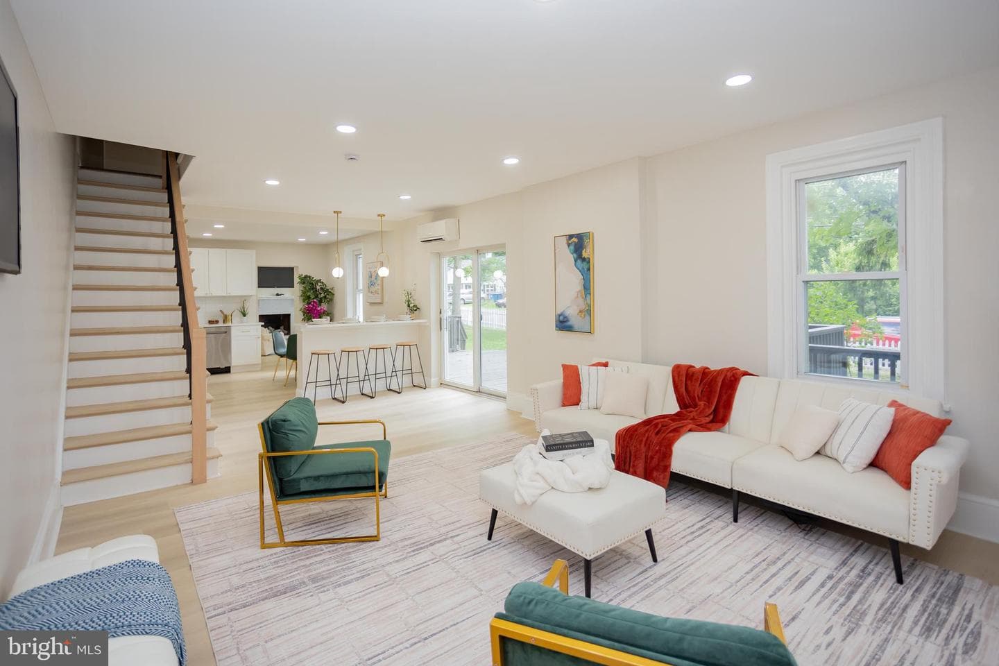 139 W Walnut Street photo 10