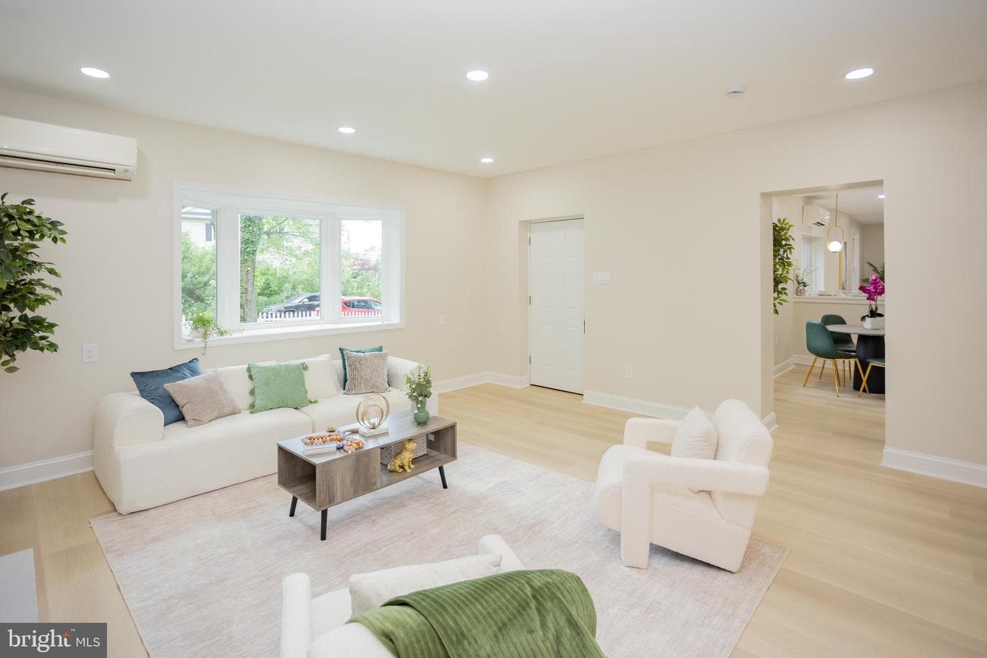 139 W Walnut Street photo 12