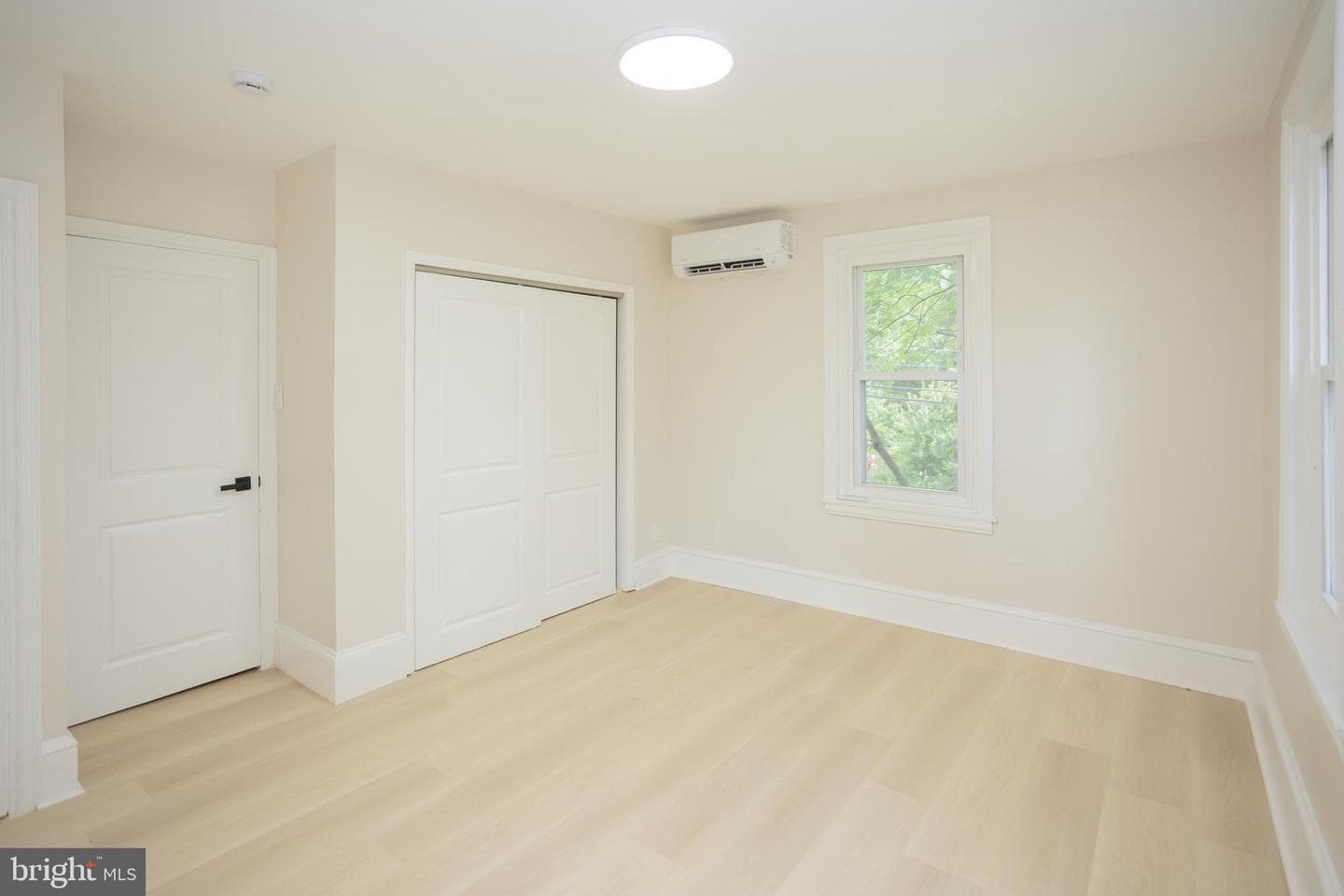 139 W Walnut Street photo 62