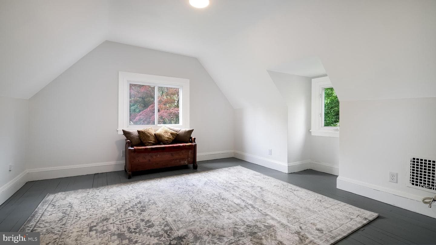 104 Edgehill Road photo 37