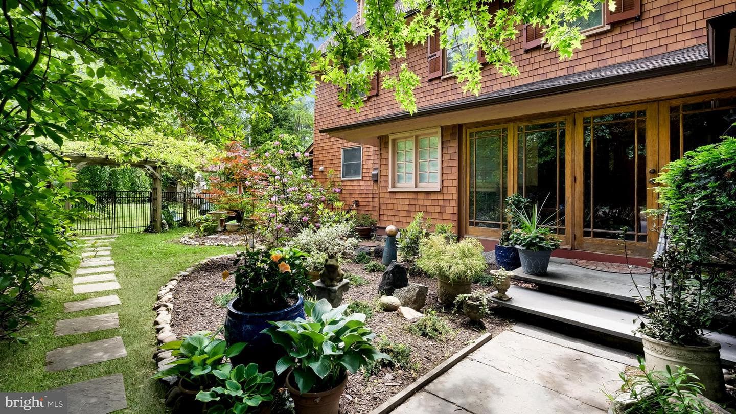 104 Edgehill Road photo 46