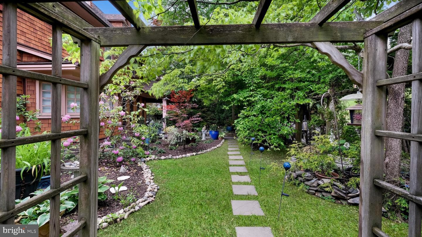 104 Edgehill Road photo 47
