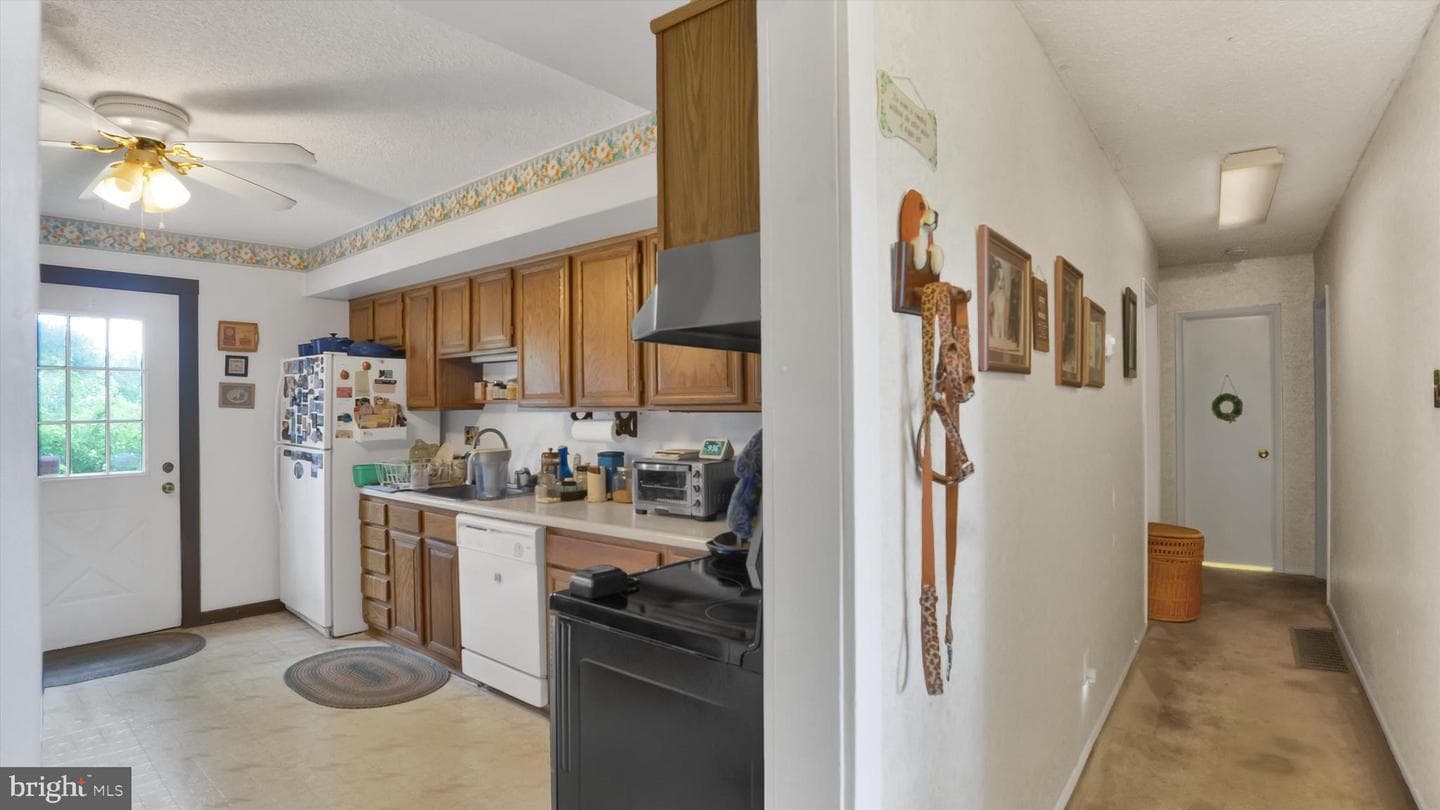 299 Bridge Street photo 13