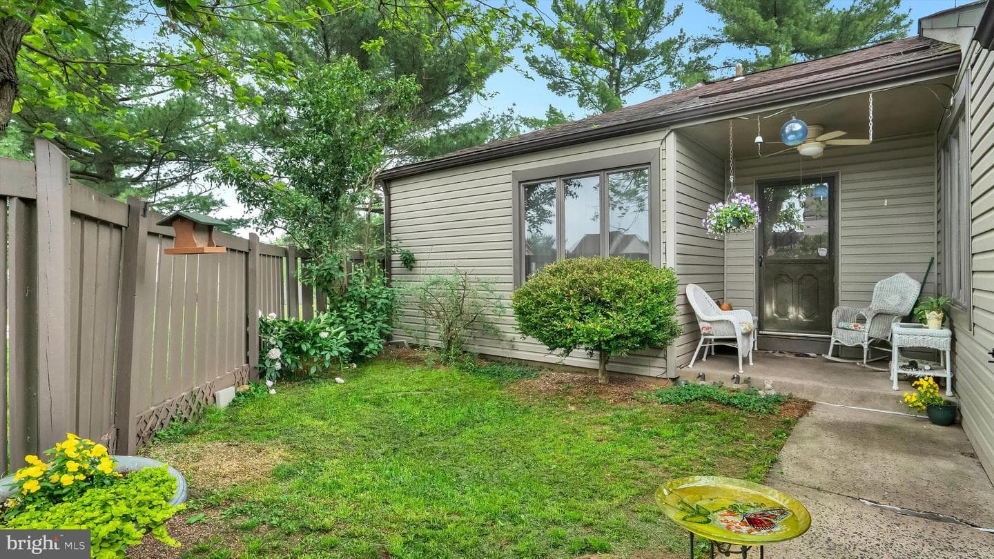 299 Bridge Street photo 3