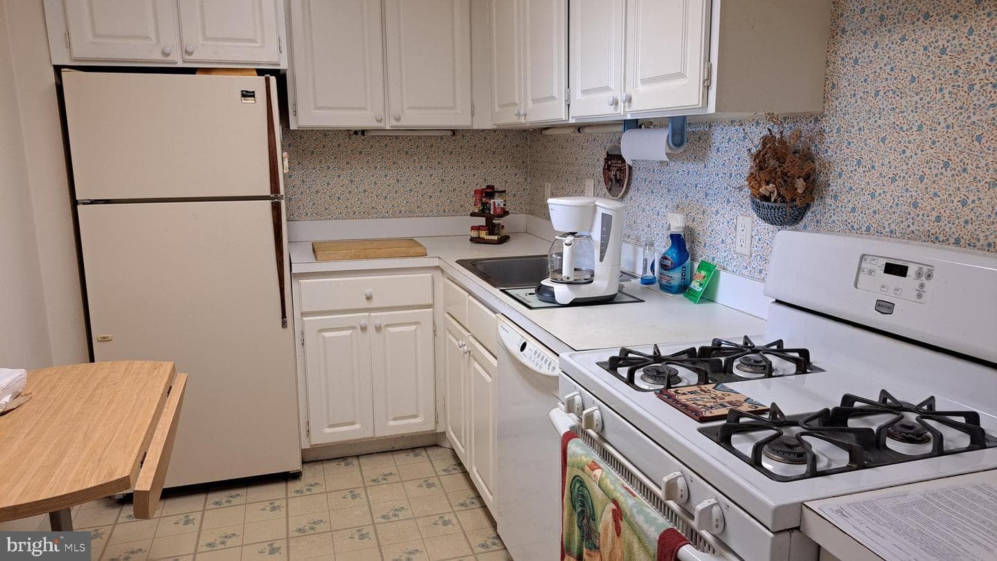 100 West Avenue #411-S photo 31