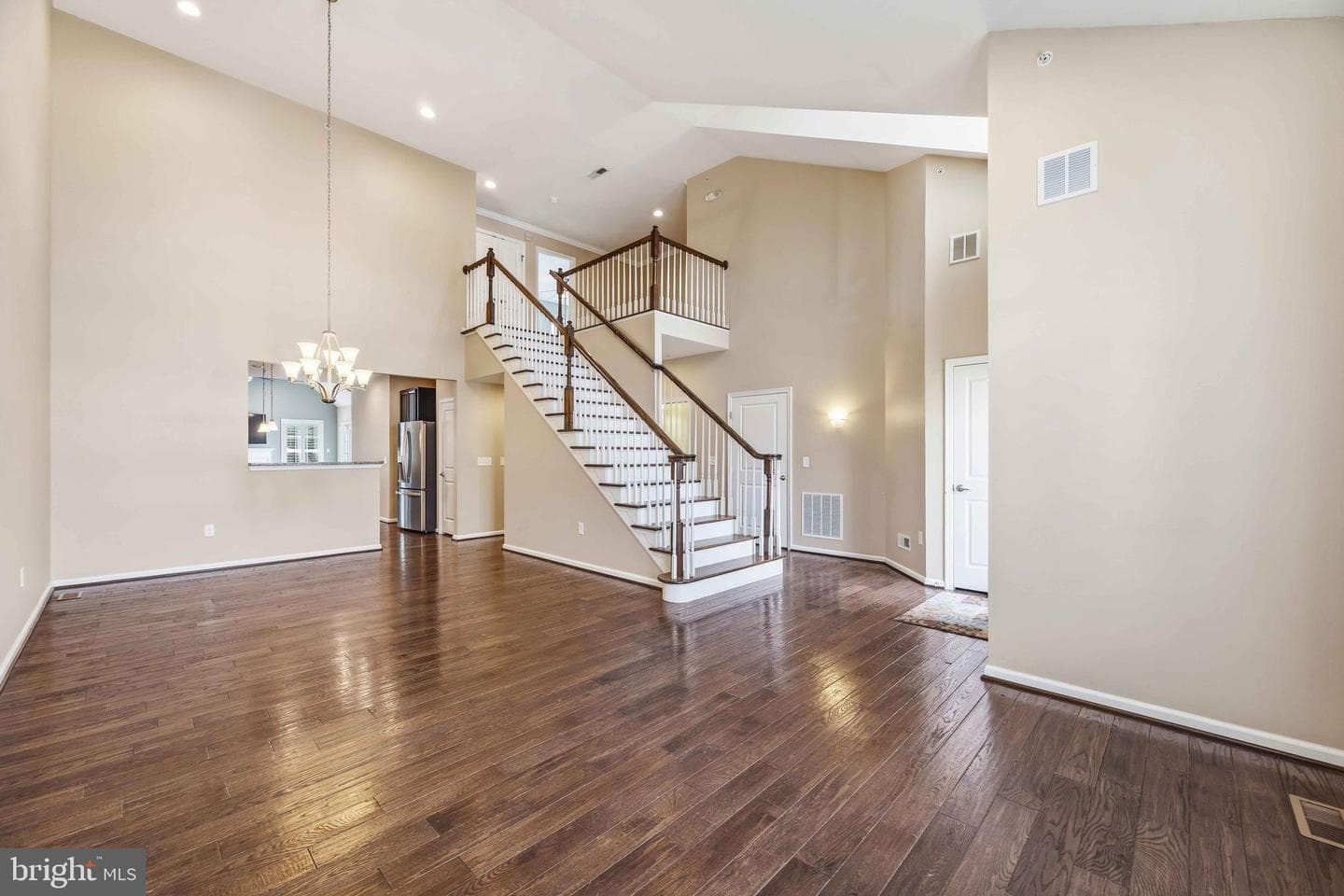 860 Reynards Run photo 11