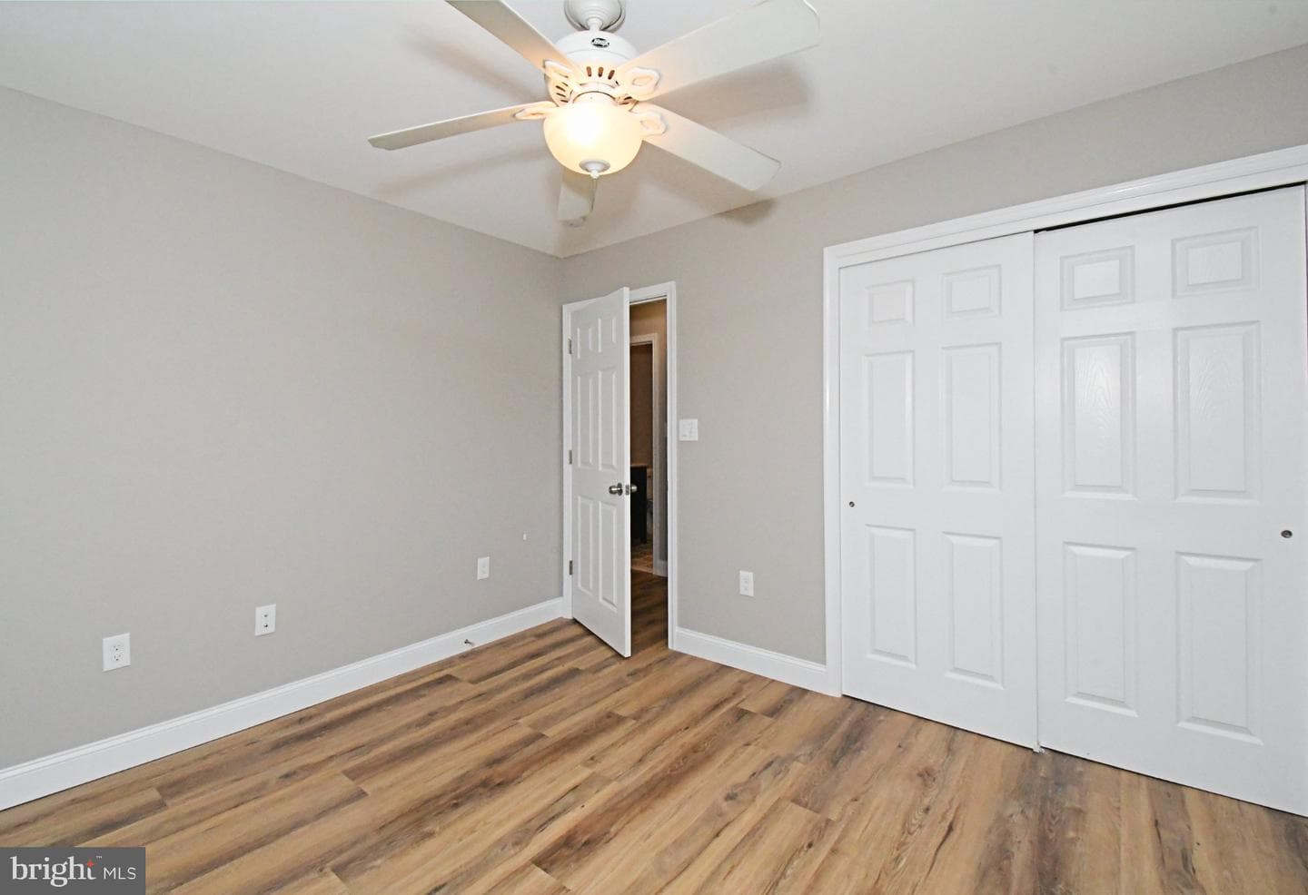 306 Independence Road photo 20