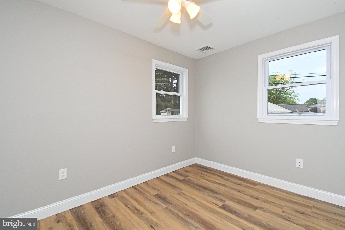 306 Independence Road photo 22