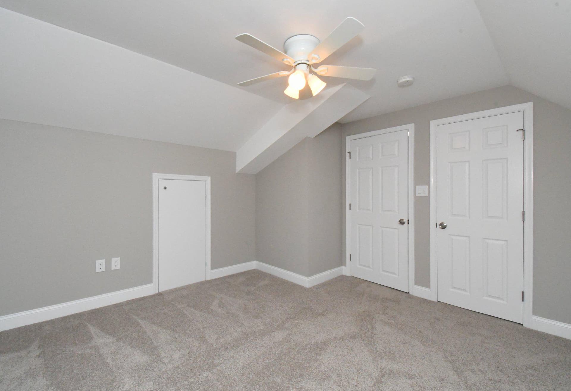 306 Independence Road photo 32