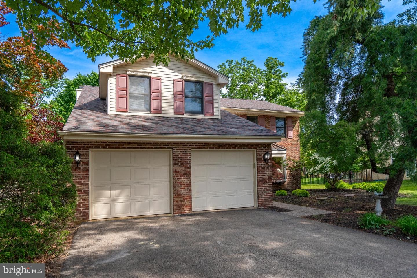 890 Village Circle photo 4