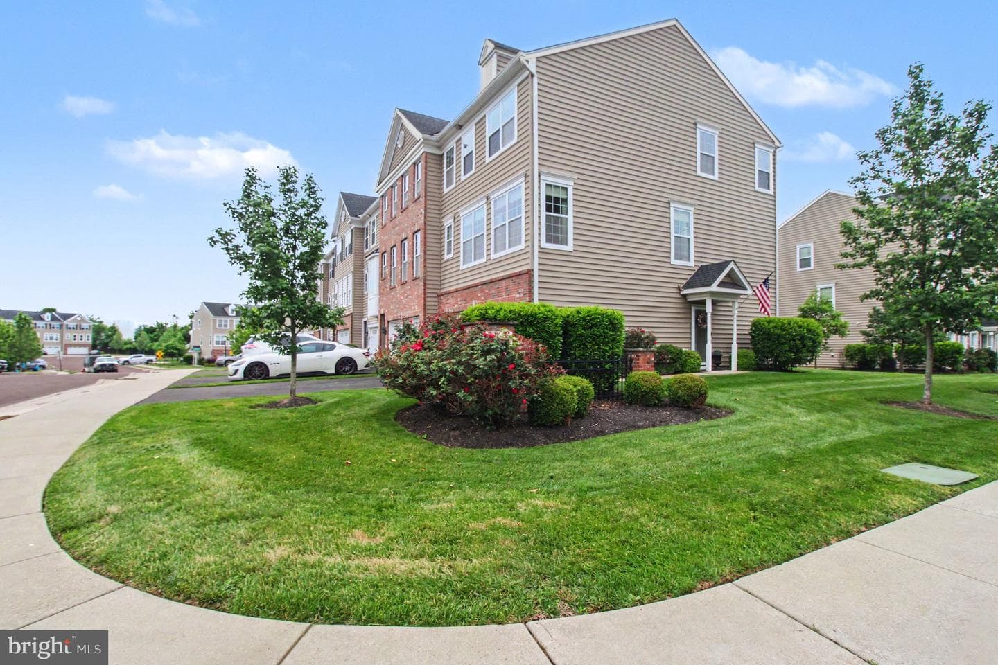 301 W Hamlin Ave
