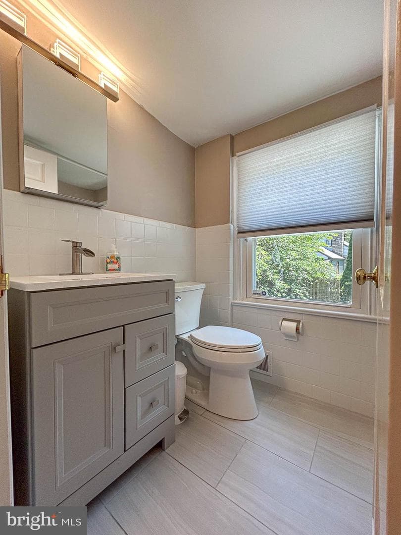 1201 Waverly Road photo 20
