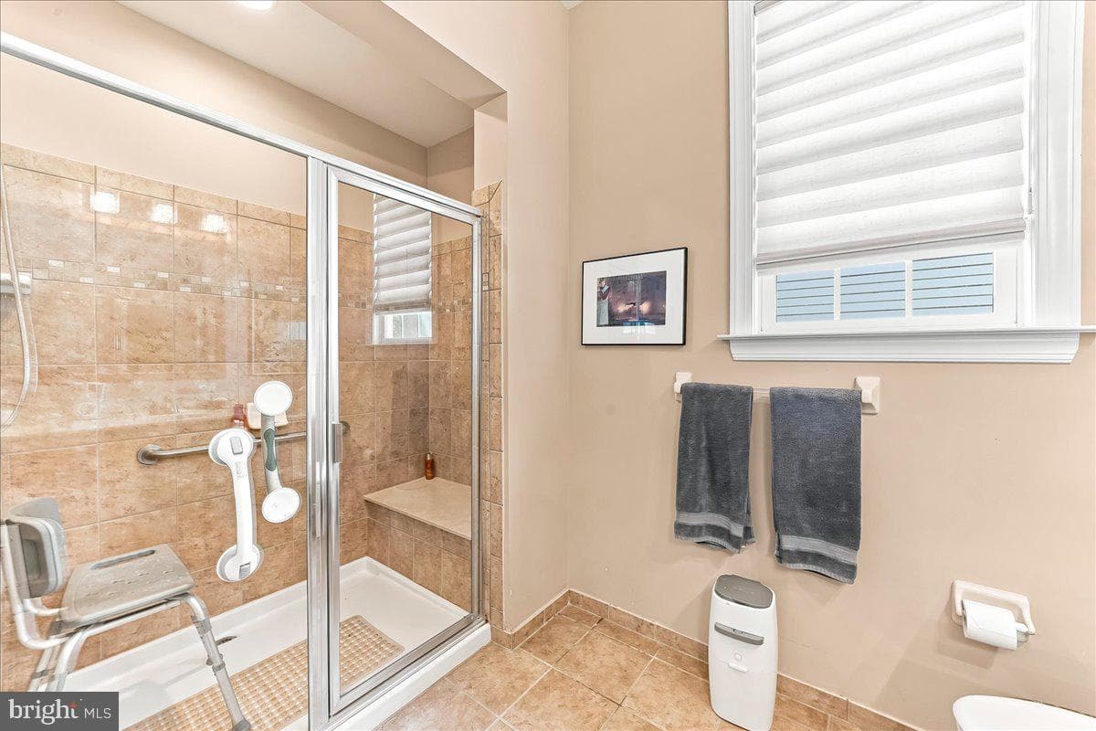 404 Peters Way photo 14