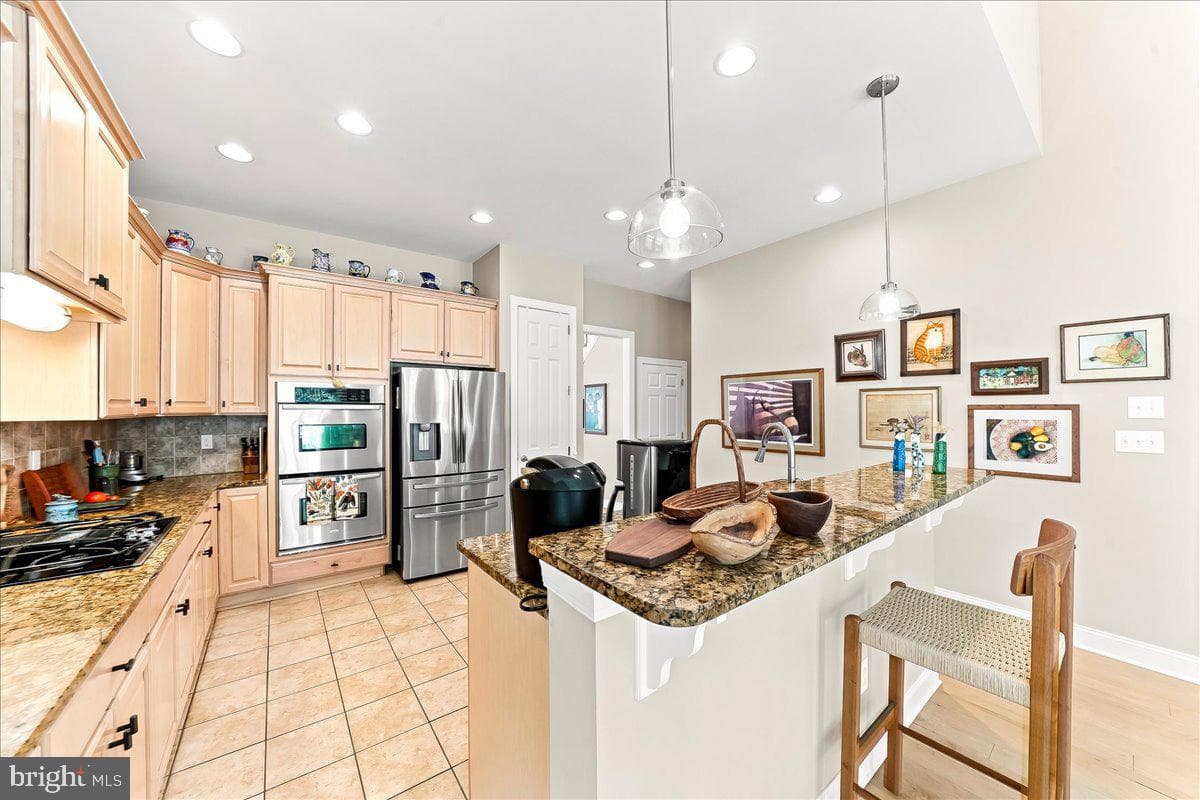 404 Peters Way photo 9