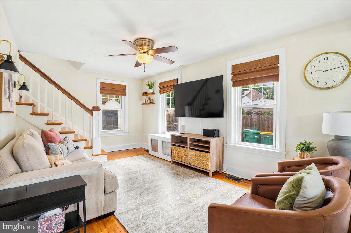 222 Crooked Lane photo 3