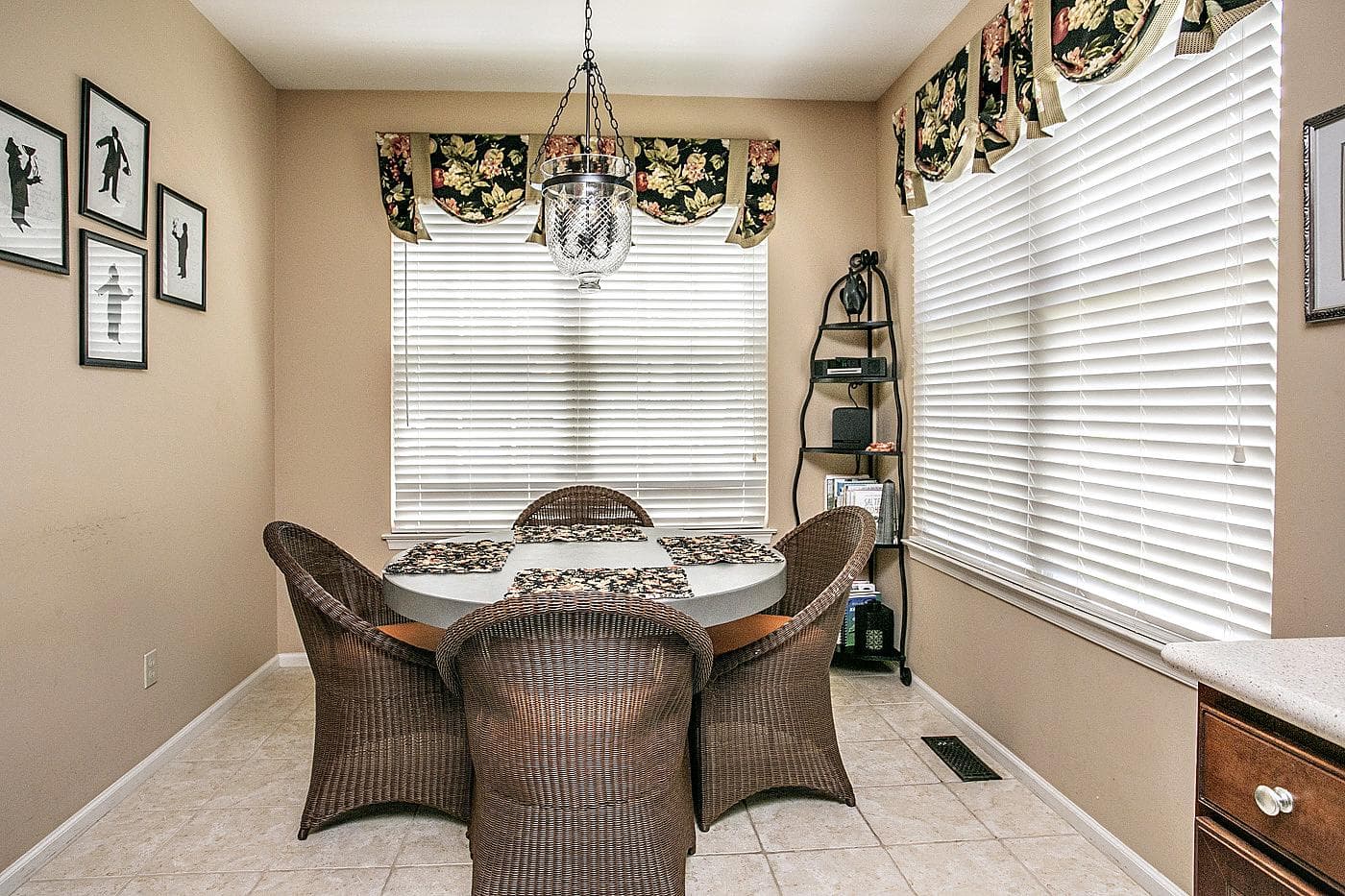 27 Westhampton Way photo 9