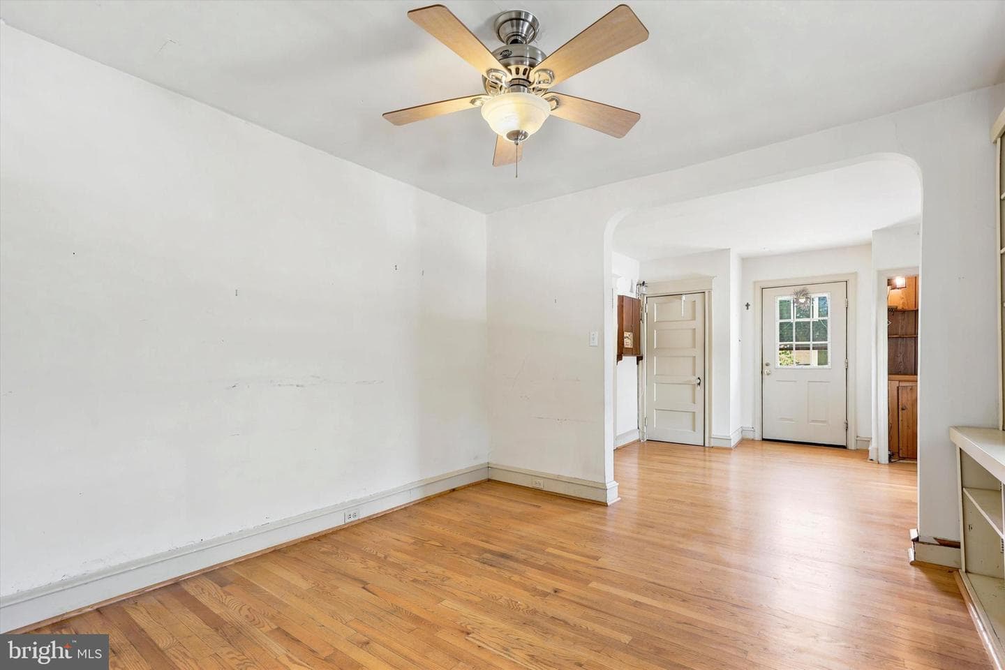 118 N Essex Avenue photo 12