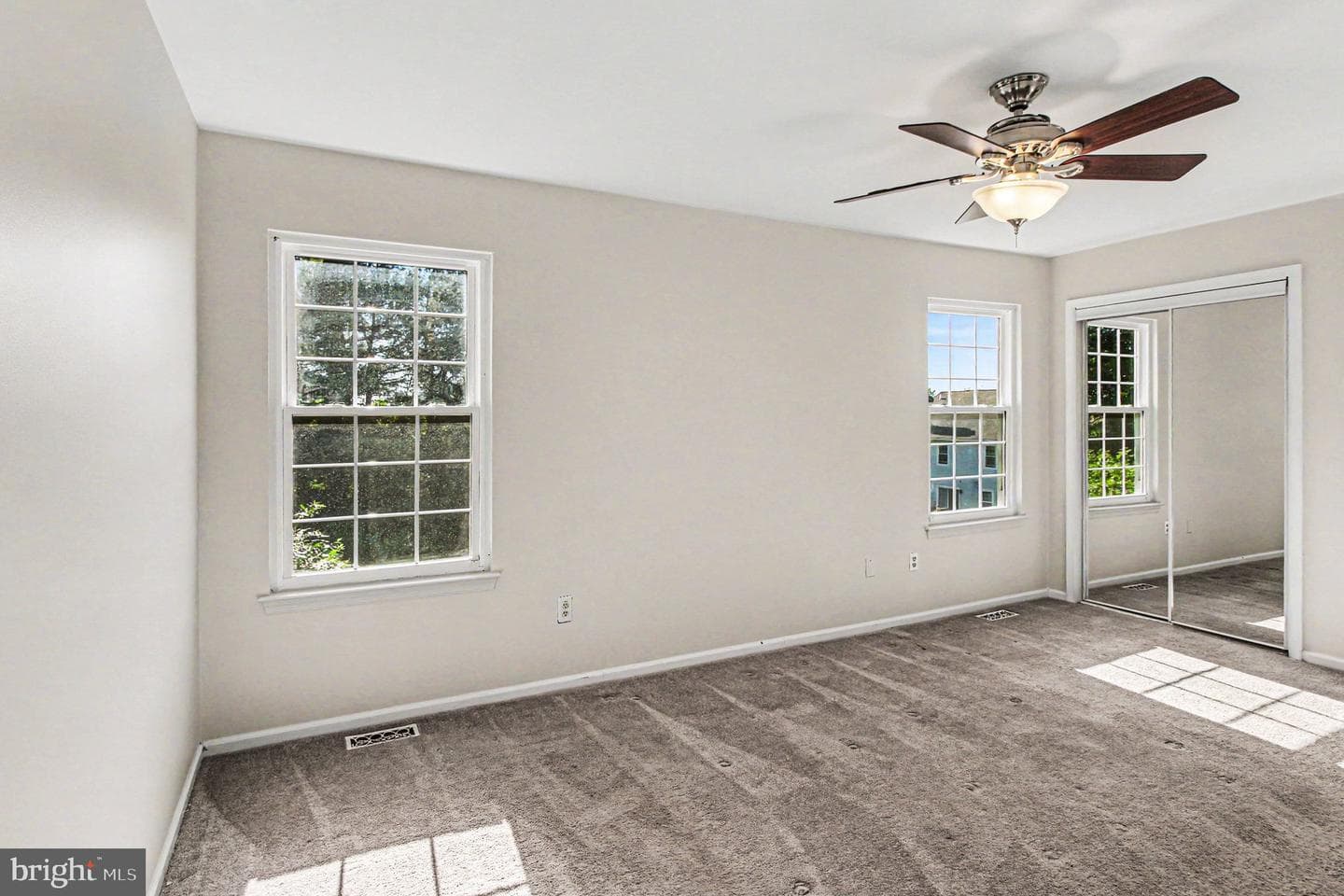 302 Somerset Court photo 18