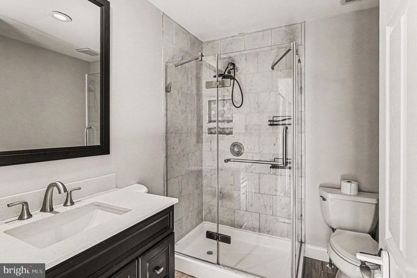 302 Somerset Court photo 21