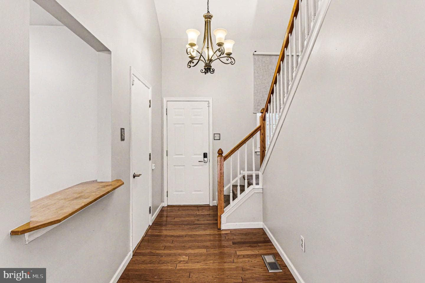 302 Somerset Court photo 8