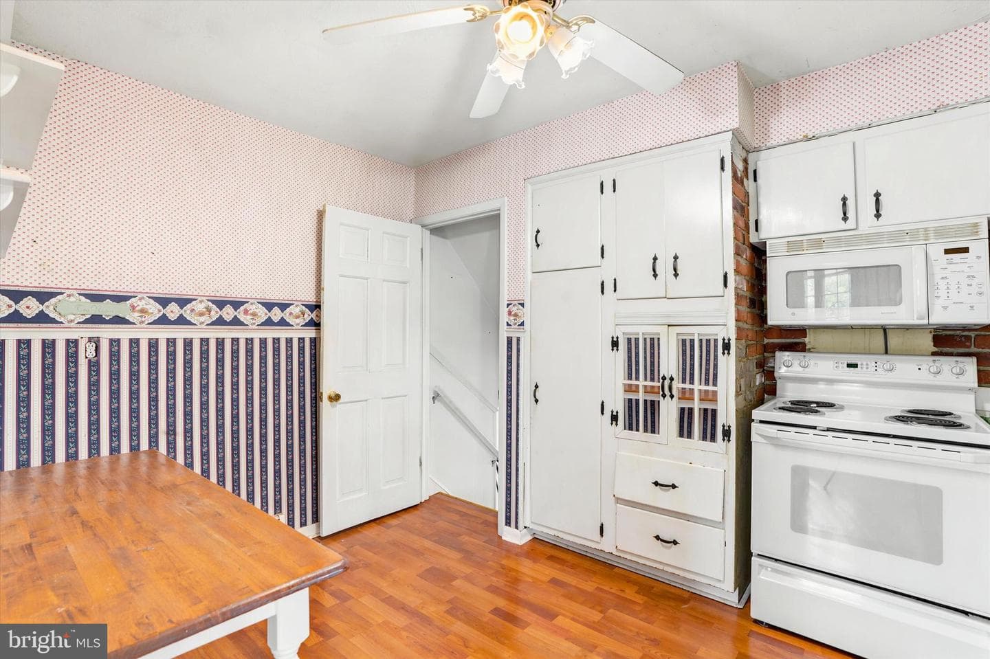 565 Dartmouth Drive photo 7