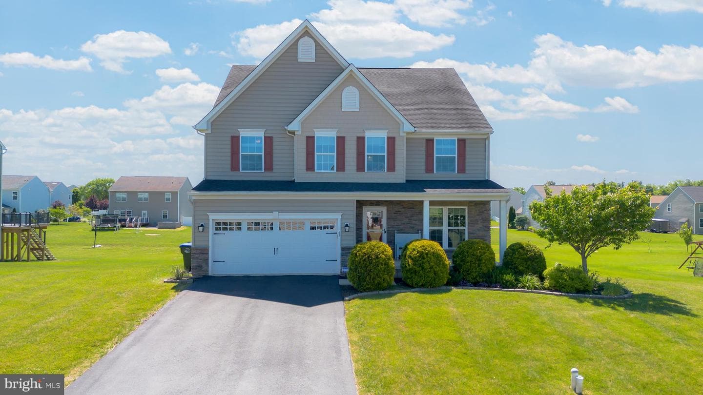 65 Fox Hollow Drive photo 1