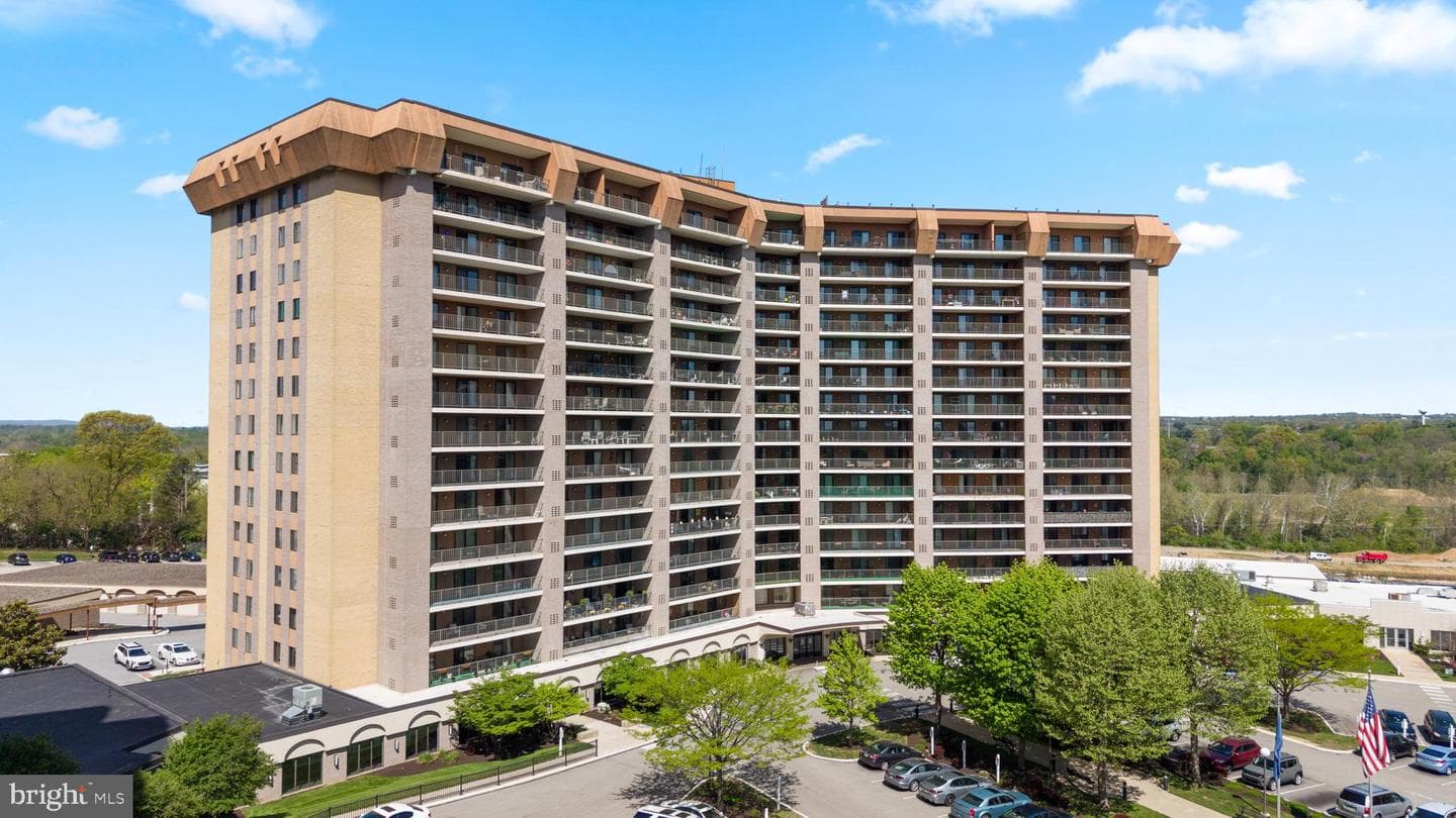 20933 Valley Forge Circle #933