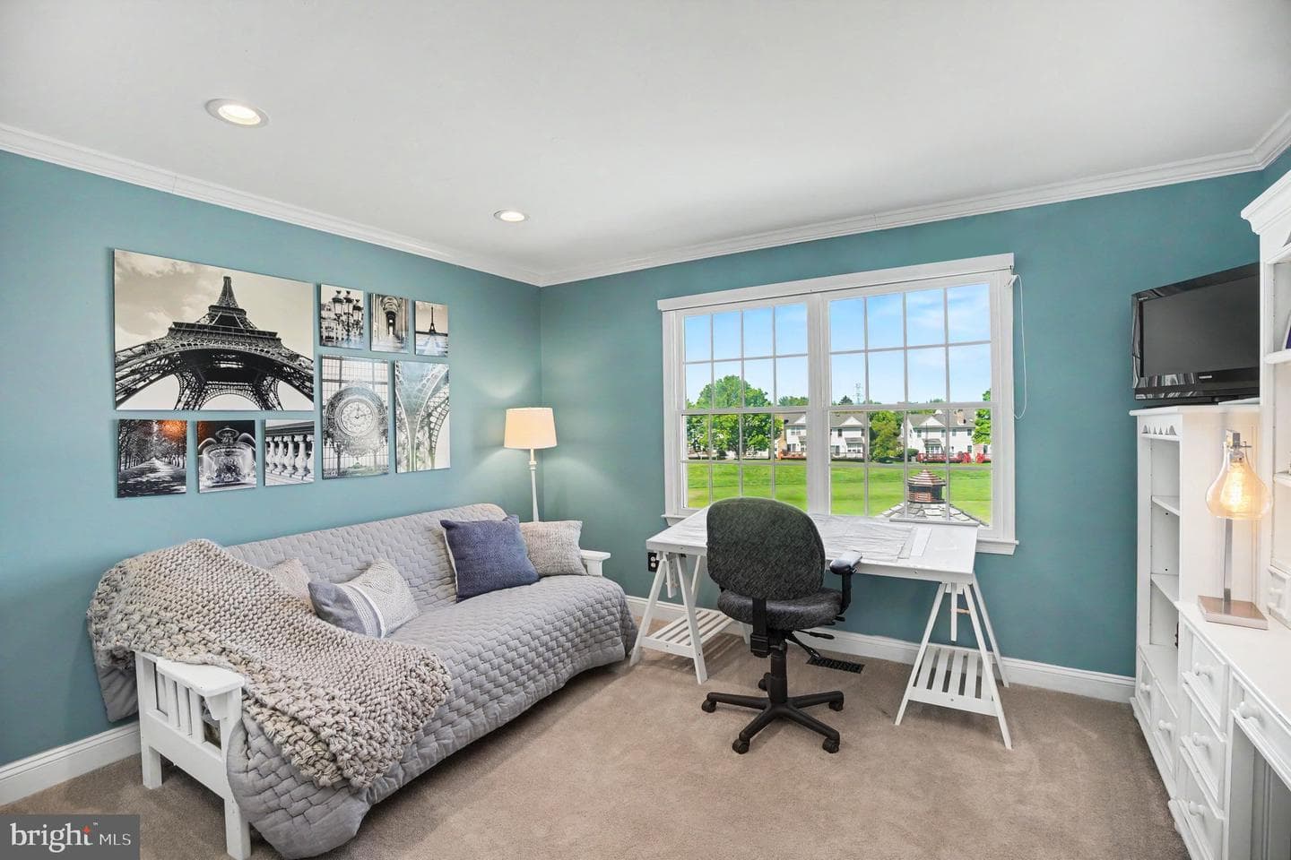 221 Hazeltine Circle photo 27