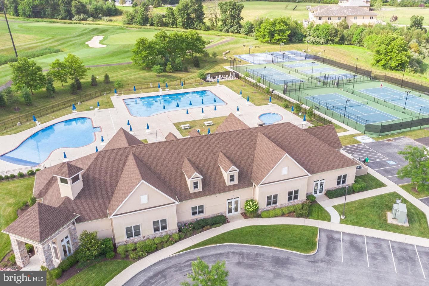 221 Hazeltine Circle photo 47
